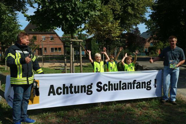Bild: Die neuen Schulkinder begr&uuml;&szlig;en- Bericht vom 18. Aug. 2018